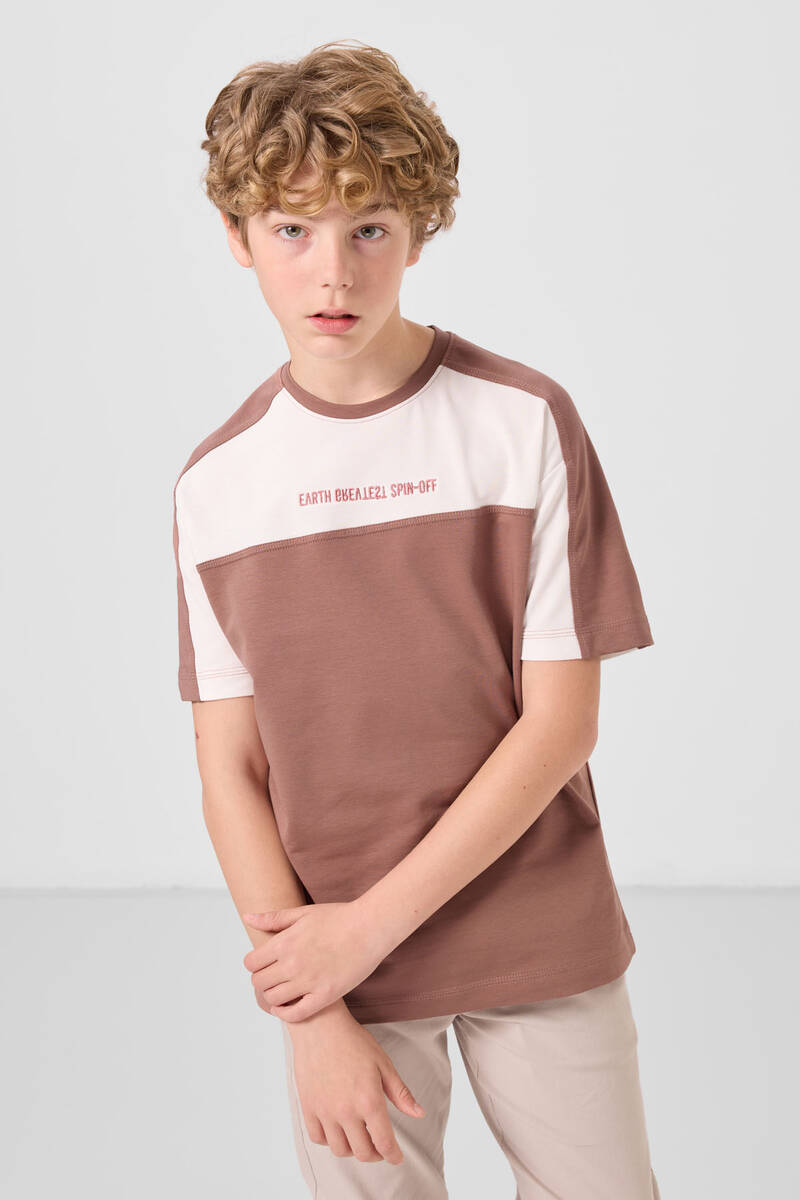 TOMMYLIFE - Tommylife Toptan Pamuklu Yumuşak Dokulu Oversize Fit Baskılı Erkek Çocuk T-Shirt 11290 Tarçın