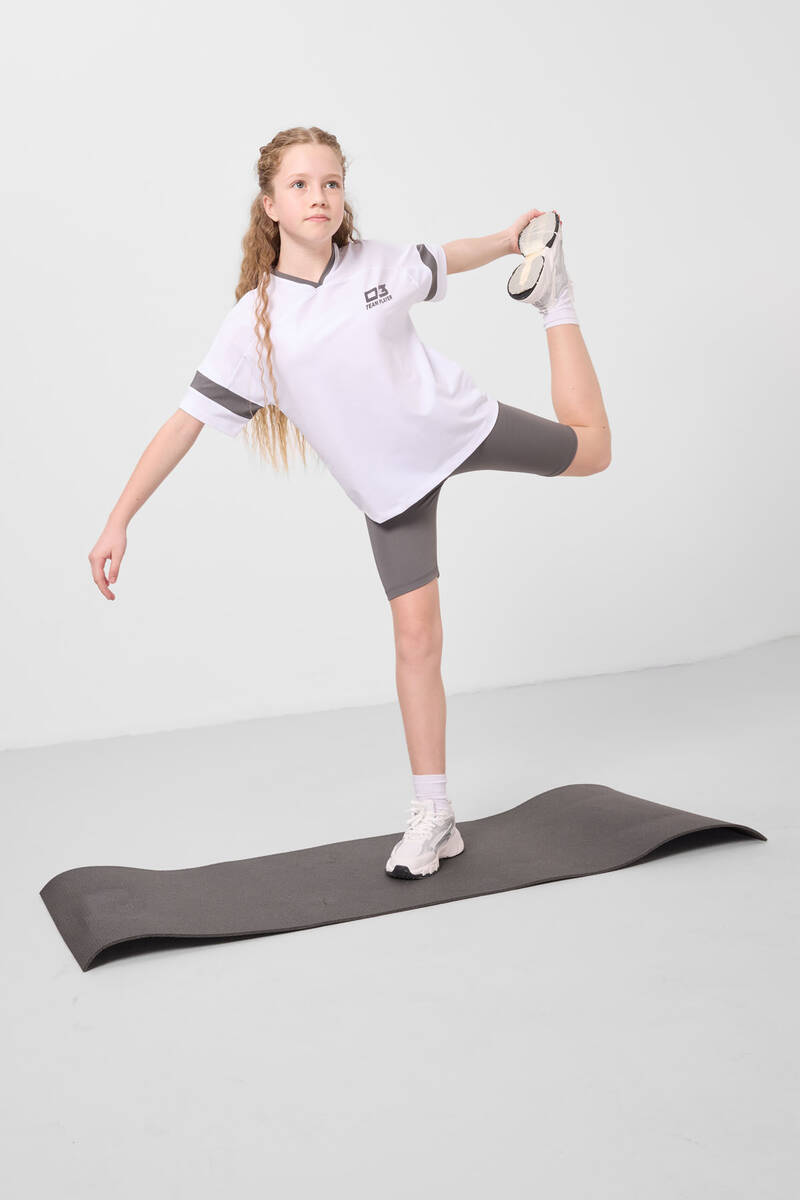 TOMMYLIFE - Tommylife Toptan V Yaka Kemer Detaylı Standart Fit Performans Kız Çocuk Tayt Takım 75187 Beyaz Koyu Gri