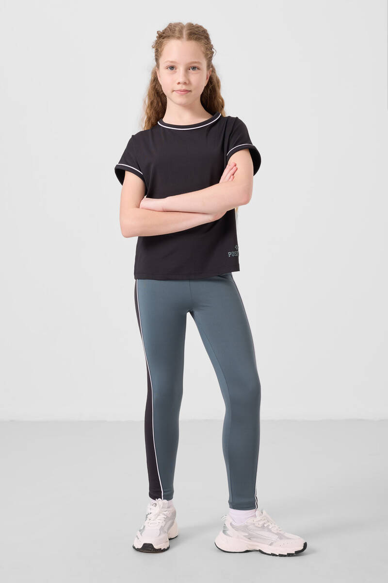 TOMMYLIFE - Tommylife Toptan O Yaka Yan Şerit Detaylı Standart Fit Performans Kız Çocuk Tayt Takım 75191 Siyah Orman Yeşili