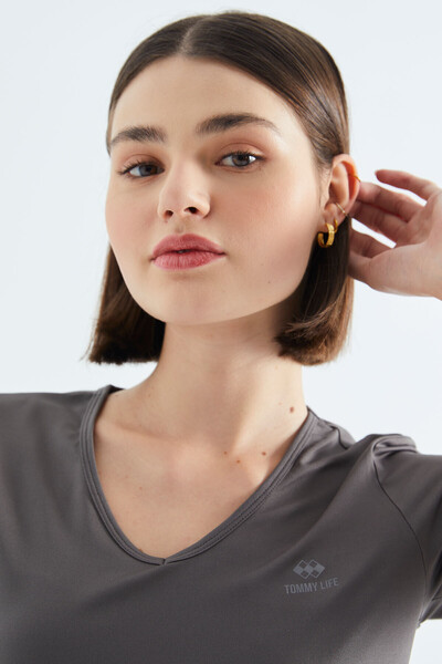 Tommylife Toptan Gri Basic Kısa Kol Standart Kalıp V Yaka Kadın T-Shirt - 97145 - Thumbnail