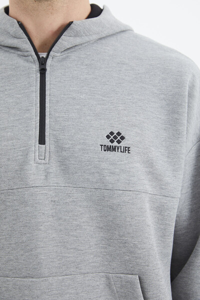 Tommylife Toptan Gri Melanj Kapüşonlu Yarım Fermuarlı Cep Detaylı Rahat Kalıp Erkek Sweatshirt - 88294 - Thumbnail