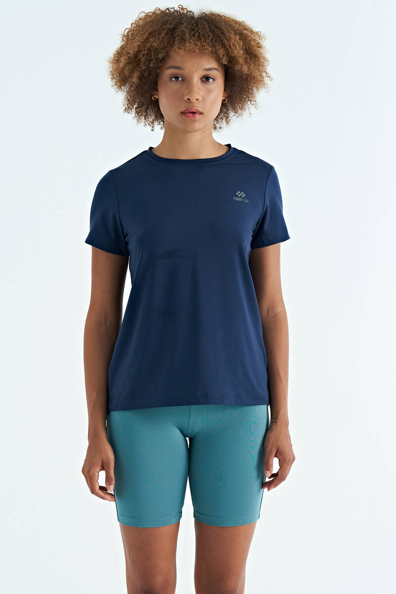 TOMMYLIFE - Tommylife Toptan İndigo Sırt Yırtmaç Detaylı O Yaka Kısa Kollu Standart Kalıp Kadın T-Shirt - 97267