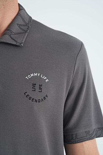 Tommylife Toptan Koyu Gri Yazı Nakışlı Baskı Detaylı Standart Kalıp Polo Yaka Erkek T-Shirt - 88239 - Thumbnail