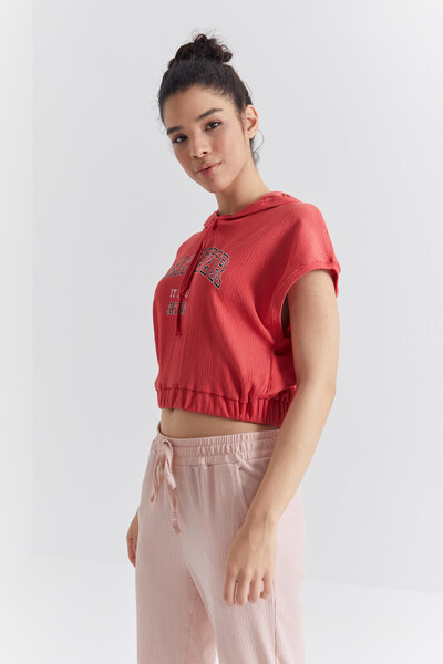 Tommylife Toptan Nar Çiçeği Kapüşonlu Yazı Baskılı Beli Lastikli Bürümcük Kumaş Kadın Crop Top T-Shirt - 97230 - Thumbnail