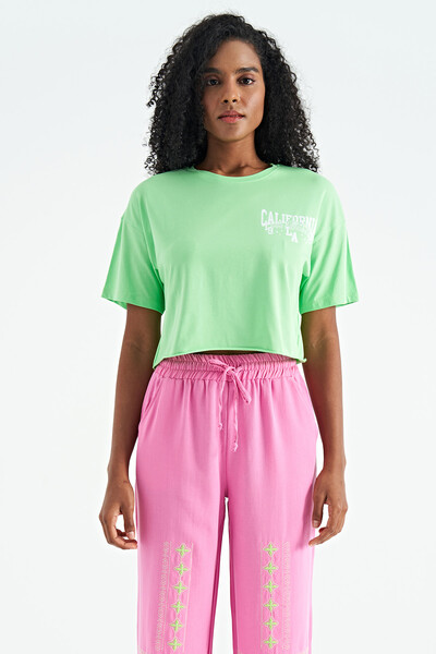 Tommylife Toptan Neon Yeşil Baskılı Düşük Kol Detaylı Oversize Kadın Crop T-Shirt - 02179 - Thumbnail