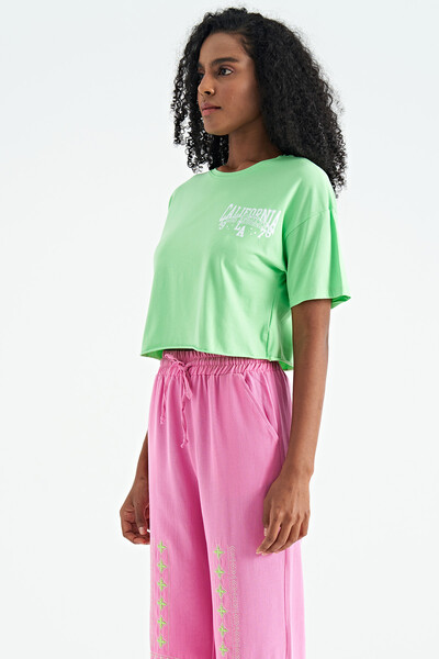 Tommylife Toptan Neon Yeşil Baskılı Düşük Kol Detaylı Oversize Kadın Crop T-Shirt - 02179 - Thumbnail