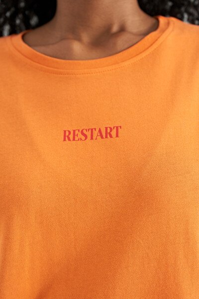 Tommylife Toptan Oranj Çok Renkli O Yaka Oversize Kadın Basic T-Shirt - 02309 - Thumbnail