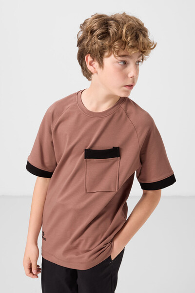 Tommylife Toptan Pamuklu Yumuşak Dokulu Oversize Cep Detaylı Erkek Çocuk T-Shirt 11295 Tarçın - Thumbnail