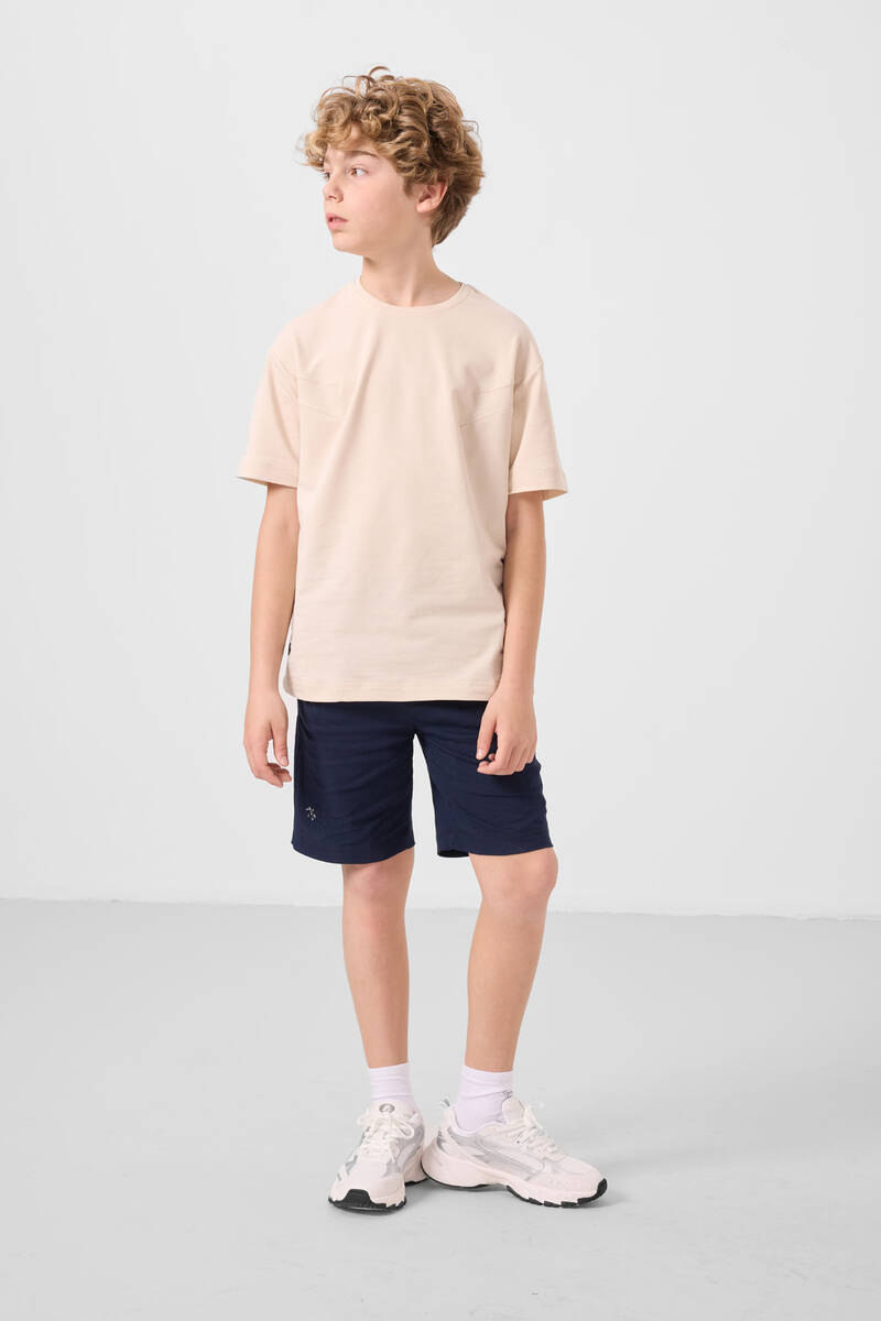 TOMMYLIFE - Tommylife Toptan Pamuklu Oversize Fit Dokuma Hafif Esnek Chino Erkek Çocuk Şort Takım 11277 Bej-Lacivert