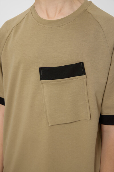 Tommylife Toptan Pamuklu Yumuşak Dokulu Oversize Cep Detaylı Erkek Çocuk T-Shirt 11295 Koyu Bej - Thumbnail