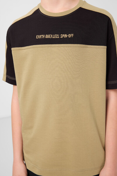 Tommylife Toptan Pamuklu Yumuşak Dokulu Oversize Fit Baskılı Erkek Çocuk T-Shirt 11290 Koyu Bej - Thumbnail