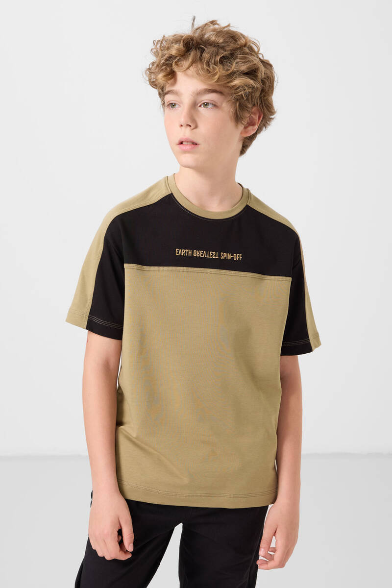 TOMMYLIFE - Tommylife Toptan Pamuklu Yumuşak Dokulu Oversize Fit Baskılı Erkek Çocuk T-Shirt 11290 Koyu Bej