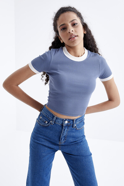 Tommylife Toptan Petrol Basic Kol Detaylı O Yaka Kadın Crop Top T-Shirt - 97200 - Thumbnail