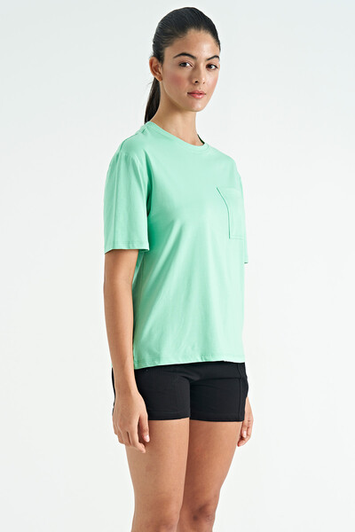 Tommylife Toptan Su Yeşili Düşük Omuzlu Cep Detaylı Oversize Kadın T-Shirt - 02268 - Thumbnail