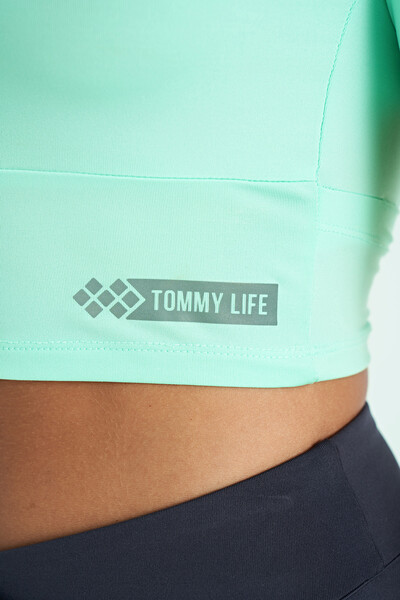 Tommylife Toptan Su Yeşili Sırt Dekolteli Standart Kalıp O Yaka Kadın Crop T-Shirt - 97265 - Thumbnail