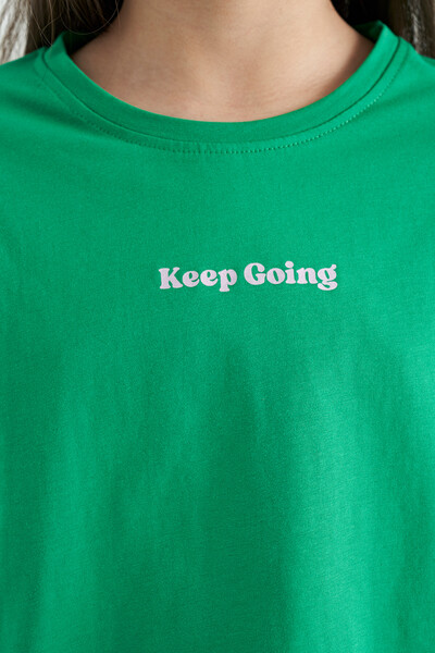 Tommylife Toptan Yeşil Yazı Baskılı O Yaka Düşük Omuzlu Oversize Kız Çocuk T-Shirt - 75130 - Thumbnail
