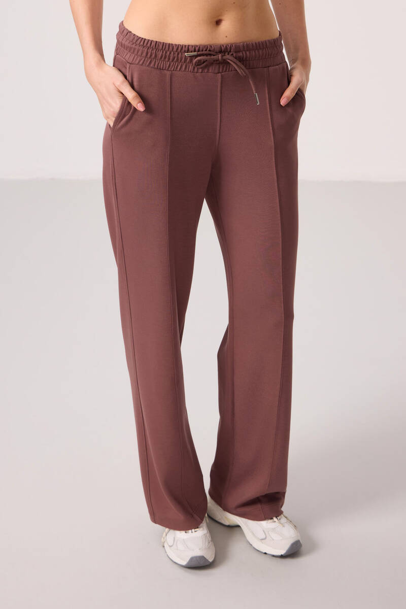 TOMMYLIFE - Tommylife Toptan Yumuşak Dokulu Cepli Ön Dikiş Detaylı Kadın Palazzo Pantolon - 94670 Kahverengi