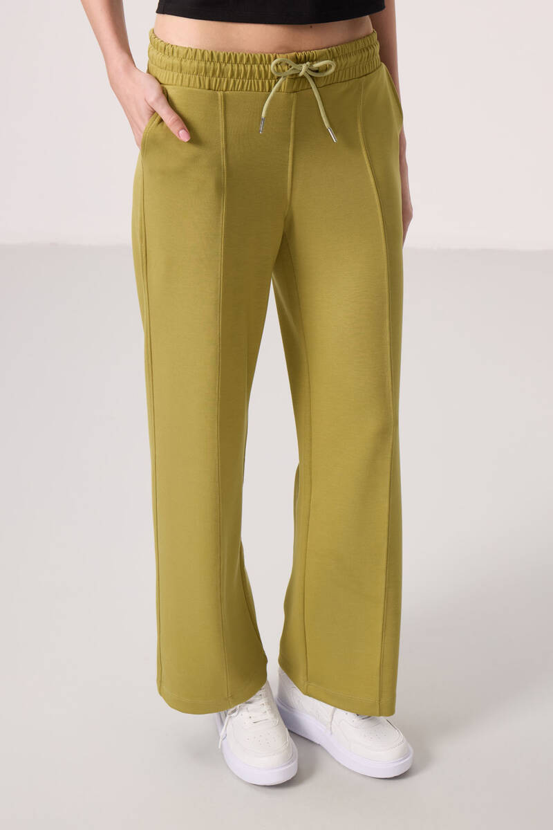 TOMMYLIFE - Tommylife Toptan Yumuşak Dokulu Cepli Ön Dikiş Detaylı Kadın Palazzo Pantolon - 94670 Koyu Hardal