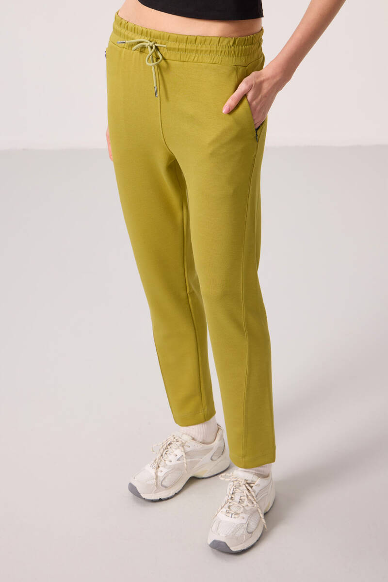 TOMMYLIFE - Tommylife Toptan Yumuşak Dokulu Gizli Fermuarlı Dar Paça Kadın Pantolon - 94668 Koyu Hardal