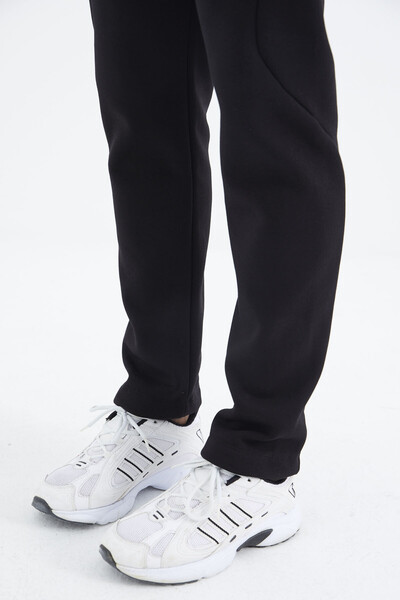 Tommylife Wholesale Black Printed Pocket Zipper Detail Relaxed Fit Men's Sweatpants - 82101 - Thumbnail