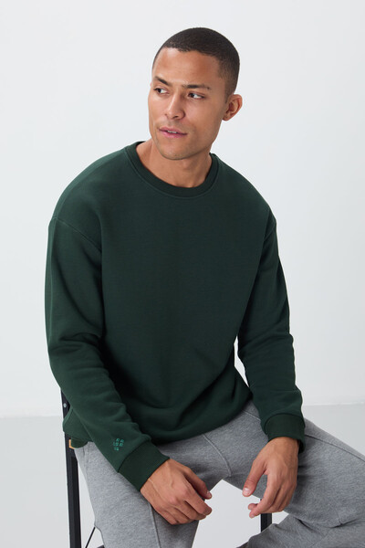 Tommylife Wholesale Crew Neck Comfort Fit Basic Men's Sweatshirt 88418 Pine Green - Thumbnail