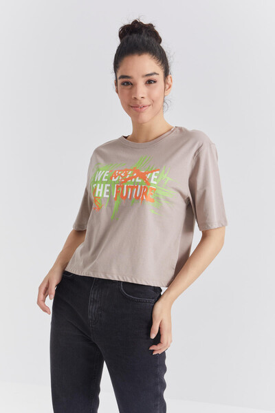 Tommylife Wholesale Dark Beige With Colourful Text Printed Bike Collar Oversize Women's T-shirt - 97212 - Thumbnail