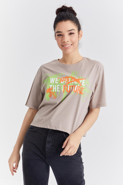 Tommylife Wholesale Dark Beige With Colourful Text Printed Bike Collar Oversize Women's T-shirt - 97212 - Thumbnail