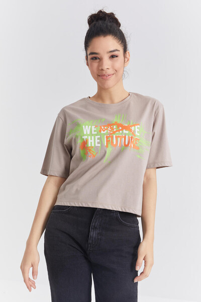 Tommylife Wholesale Dark Beige With Colourful Text Printed Bike Collar Oversize Women's T-shirt - 97212 - Thumbnail