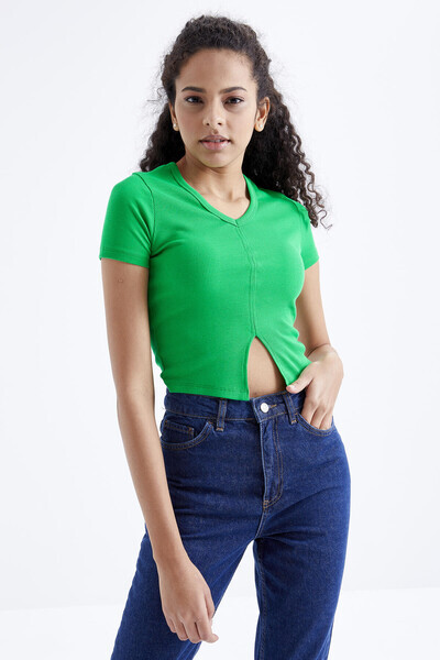 Tommylife Wholesale Green Basic Slit V Collar Women's Crop Top T-Shirt - 97206 - Thumbnail