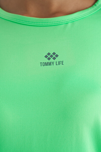 Tommylife Wholesale Neon Green Crew Neck Oversize Women's T-Shirt - 97263 - Thumbnail