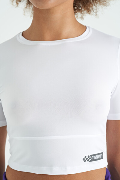Tommylife Wholesale White Standard Fit Crew Neck Women's Crop T-Shirt - 97265 - Thumbnail